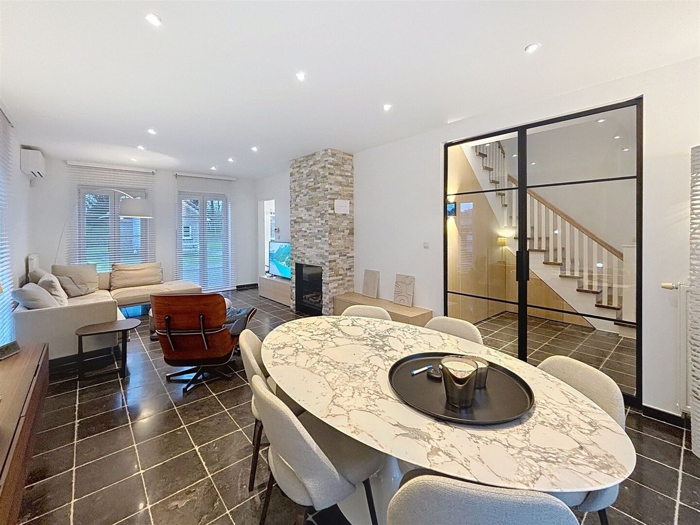 Klasse villa met moderne inrichting in Paal: architectuur, luxe en ruimte in een groene setting